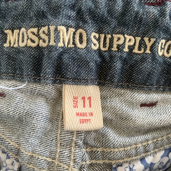 Mossimo denim shorts. Size 11 - Picture 3 of 3